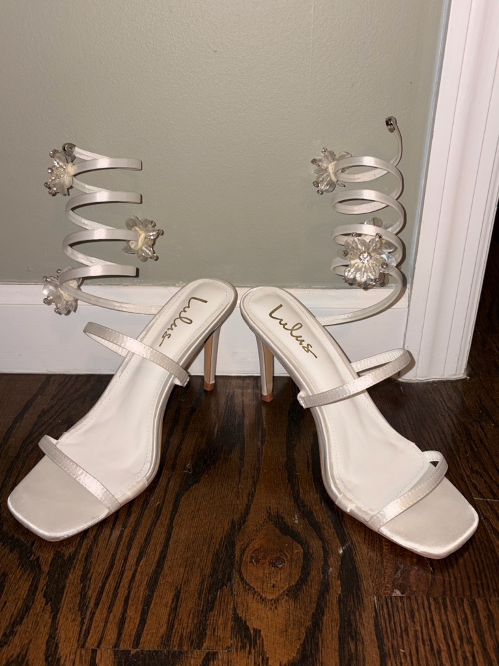 Esmarie White Satin Ankle Wrap High Heel Sandals with flowers - Picture 4 of 7